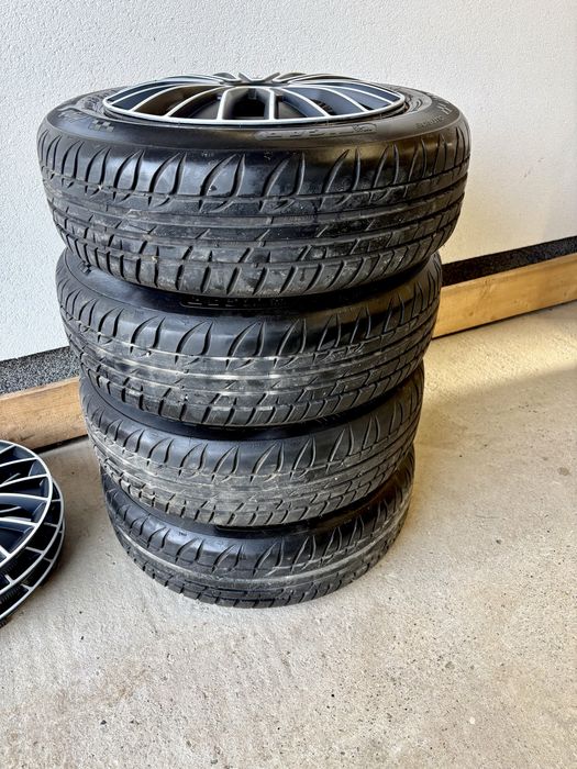 Vand set jante +anvelope vara 175 60 r15 in stare buna