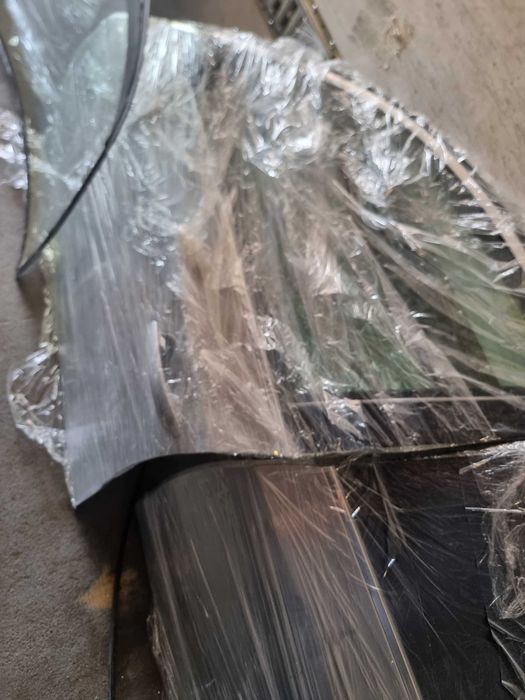 Usa dreapta fata BMW E60  usa stanga fata BMW E60 usa dreapta spate