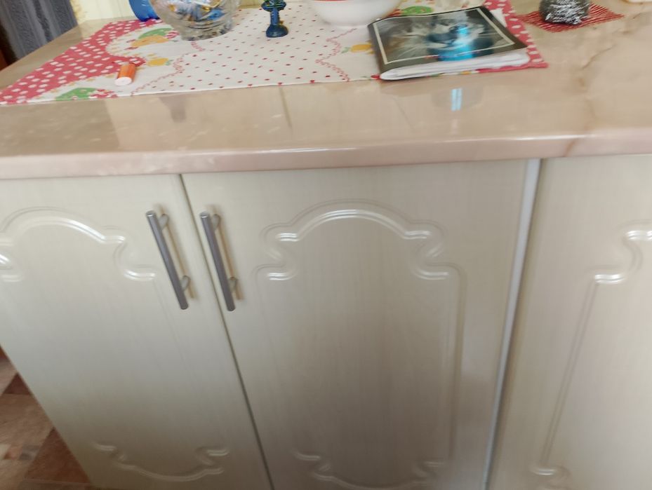 Продам гарнитур кухонный