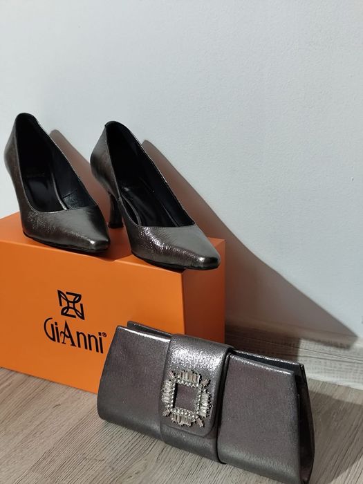 Обувки Gianni с ток