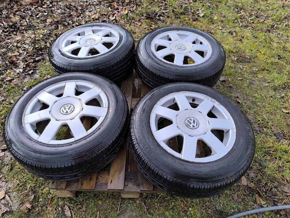 Set 4 roti aliaj 195/65/R15 Volkswagen 5x112 gume de vara Bridgestone