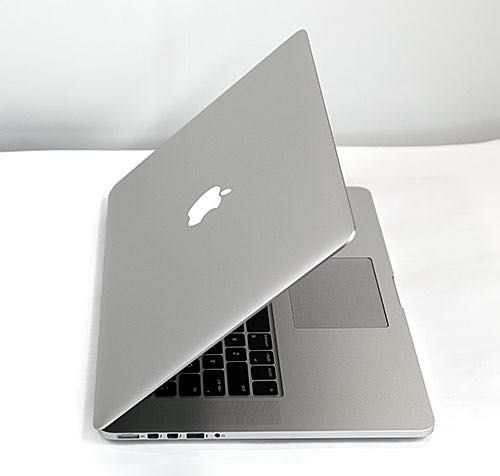 Laptop Macbook Pro 15,6" + Apple Magic Mouse 2
