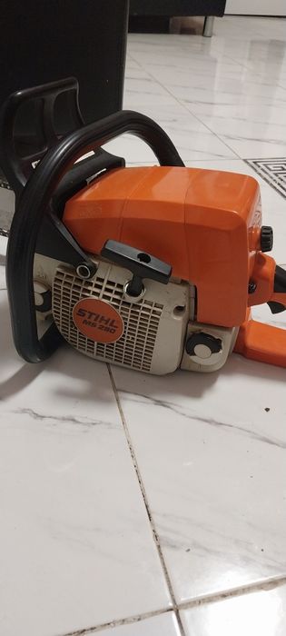 Vând sthil 290 în stare foarte bună