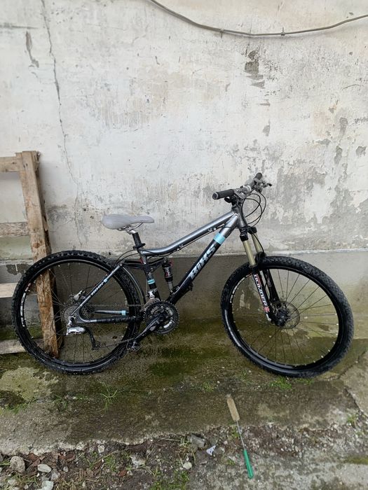 enduro с двойно окачване