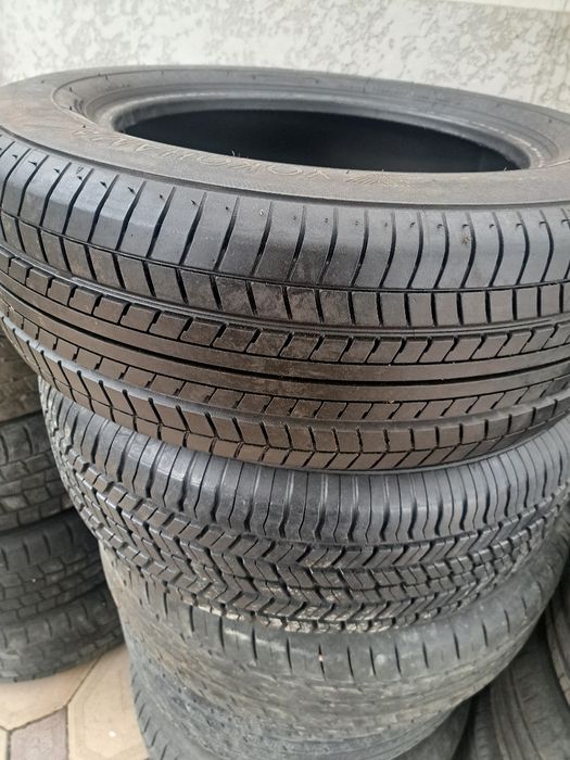 Продам летние шины  в отличном состоянии  215/60/16 якохама