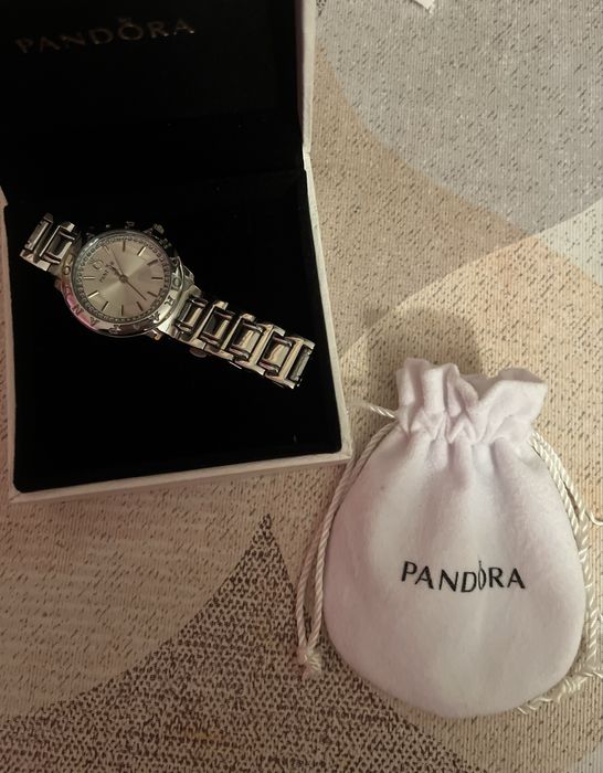 Продаю часы от Pandora