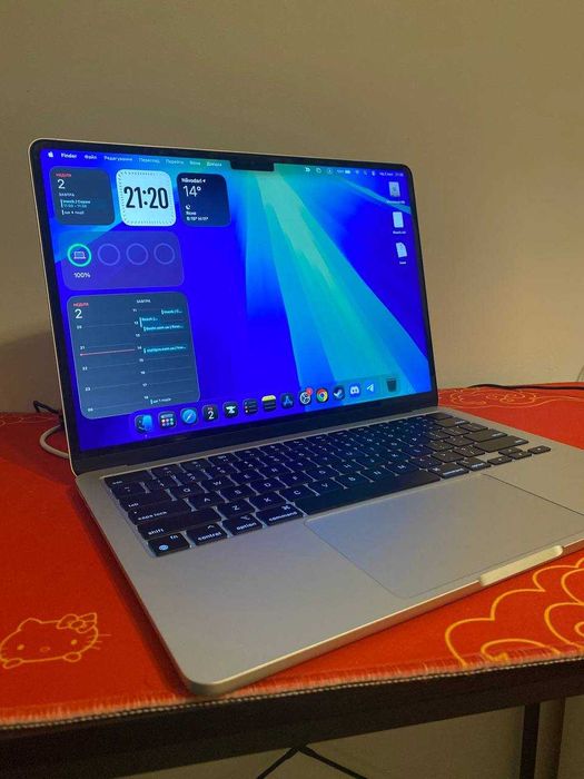 Apple MacBook M3 / 16GB RAM / 256GB SSD – only 30 Battery Cycles (NEW)