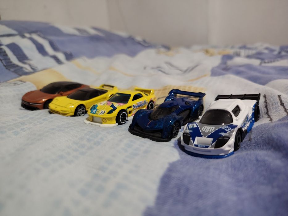 Пет нови hot wheels колички