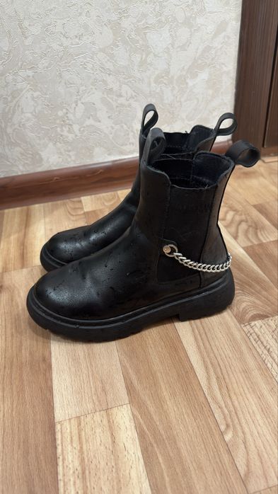 Отдам обувь 35 размера