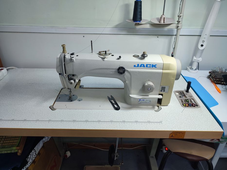 Продам промышленную машинку