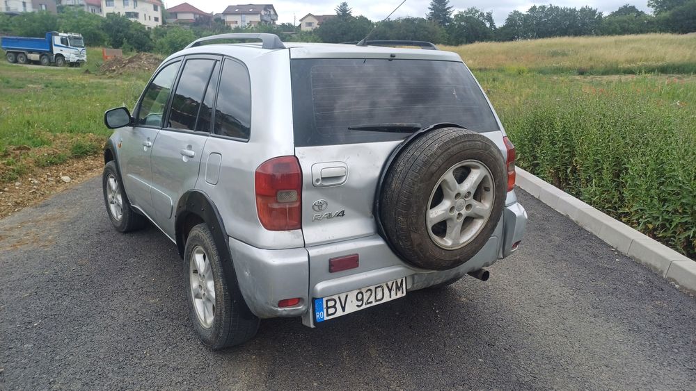Vând Toyota Rav4