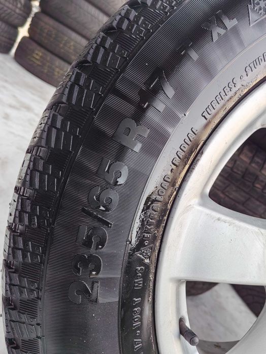 Шины 235/65/17 комплект