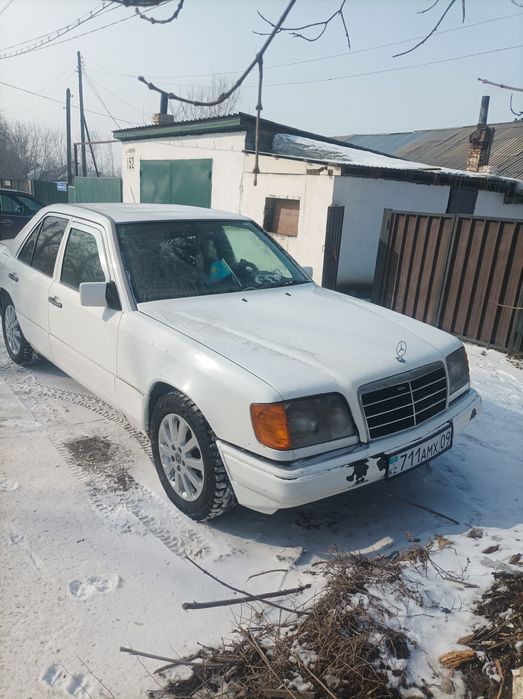 Мерседесс Бенс Е200