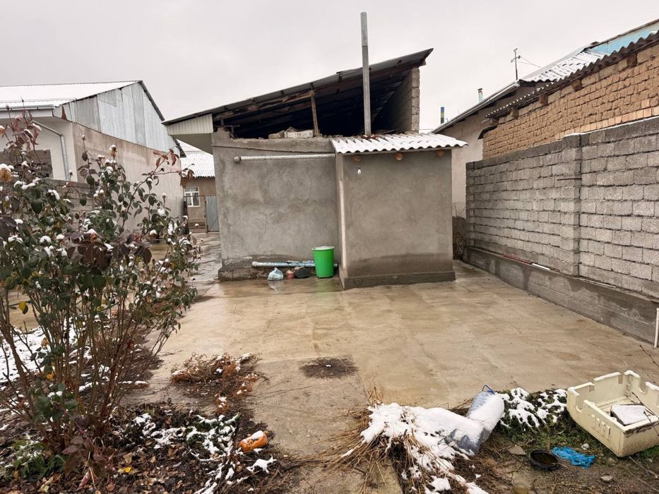 Политотделда ховли сотилади, ер нархида!