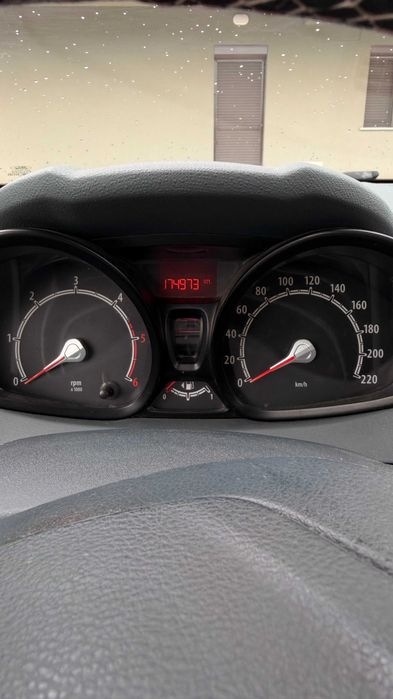 FORD Fiesta 2010 — imagine 5