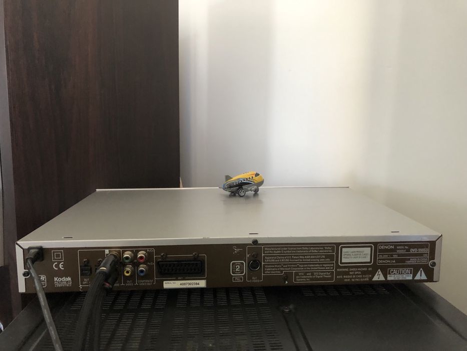 Denon DVD 550 SD - calitate audio-video superioara, design compact