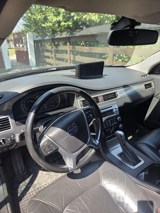 VOLVO V70 2010 — imagine 3