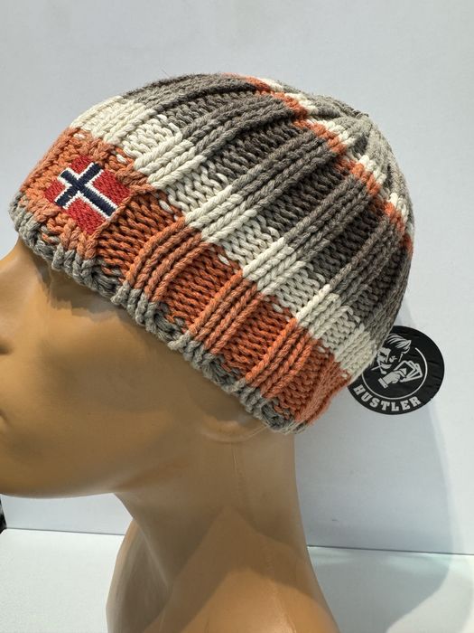 Зимна шапка NAPAPIJRI