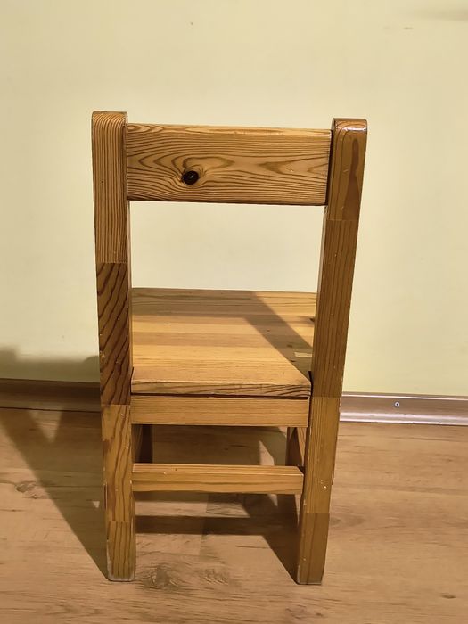 Детски комплект от естествено дърво (чам) - масичка и столче - 38 евро
