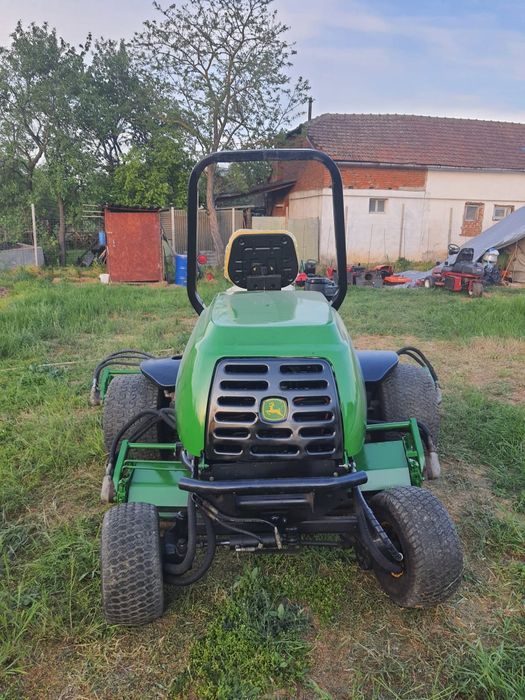 John Deere 3235C tractor tuns gazon iarba

Motor Yanhmar diesel în 3 p