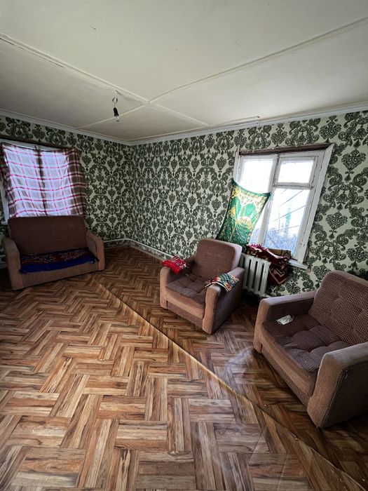Продам дом с гаражом в бедняцком