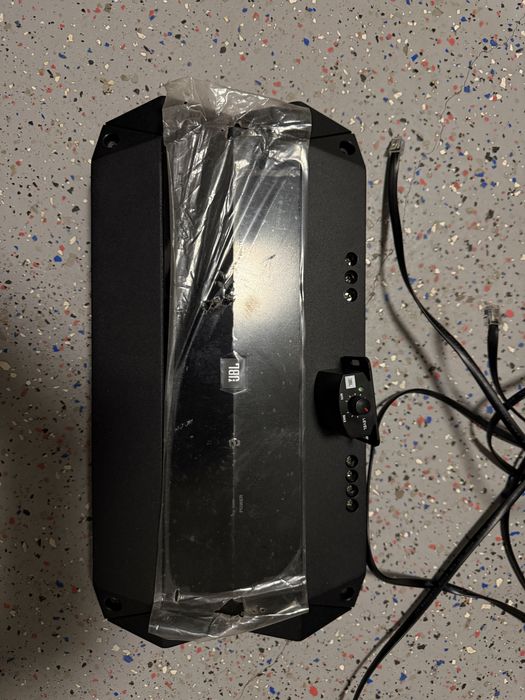 Subwoofer 980W RMS + Statie JBL 1000w