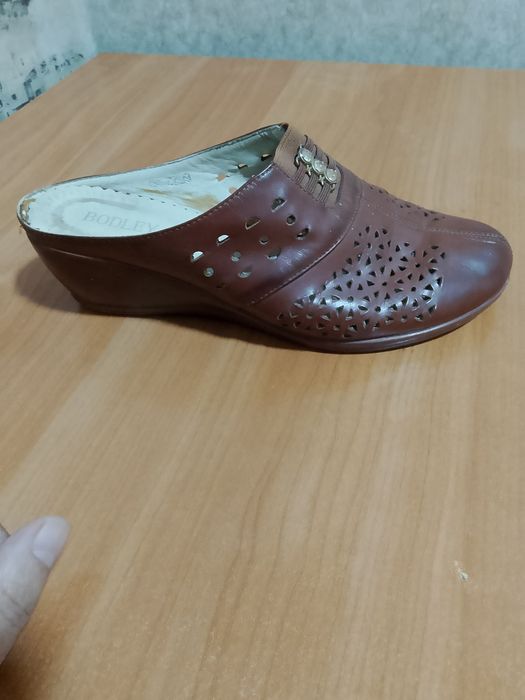 Отдам даром ботинки