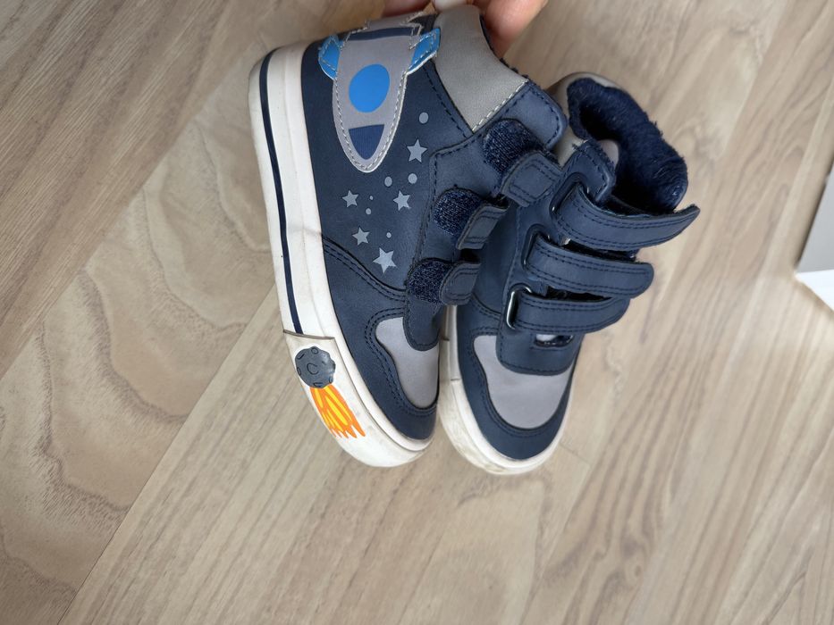 детски боти George