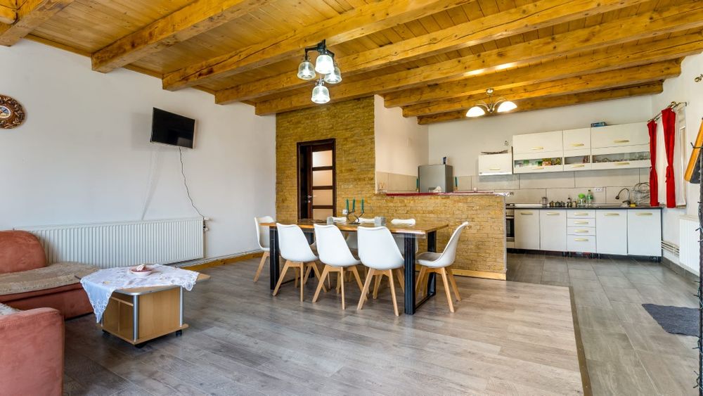 Închiriez cabană în Belis