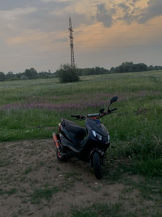 Продам скутер м8
