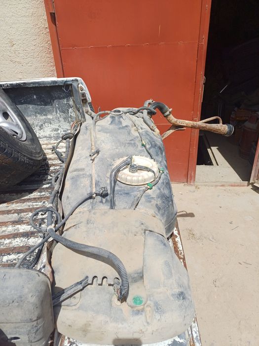 Бензобак ДТ. HILUX 2007г.в.