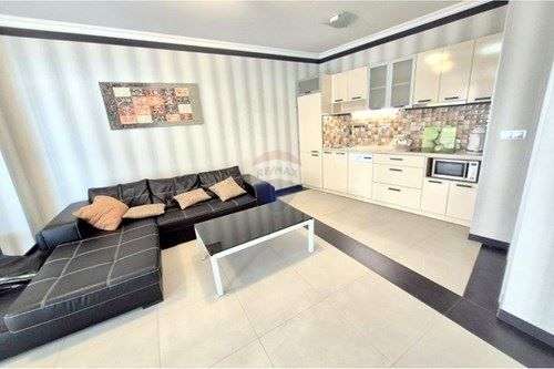 Тристаен мезонет под наем в кв. Бриз, гр. Варна Т4119