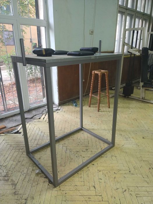 Продавам велоергометър и маса за канадска борба