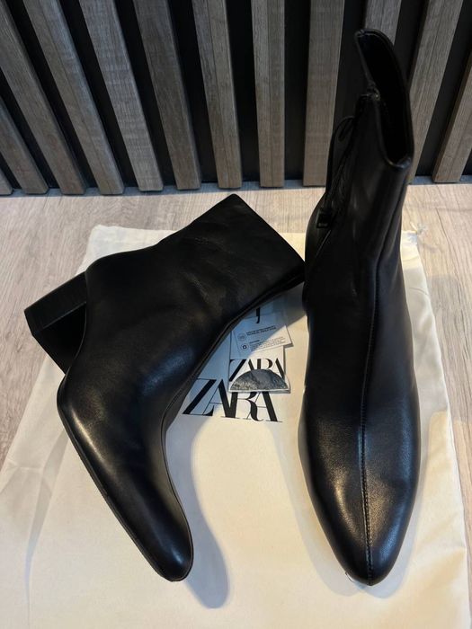 Кожаные ботинки ZARA