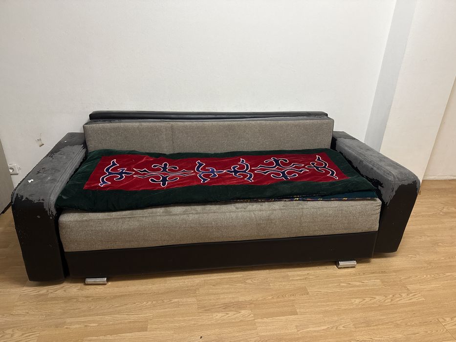 Диван отдам даром