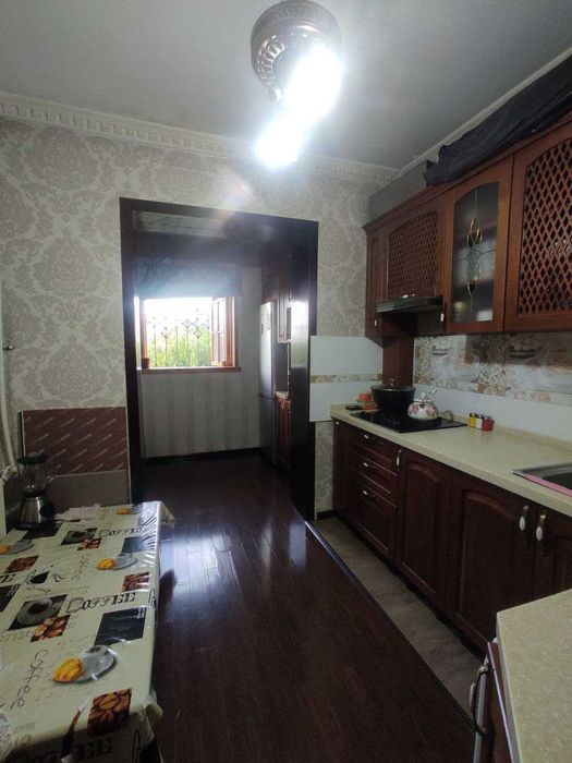 5 комнатная квартира с удобным расположеним, 4 квартал Юнусобад/73 дом