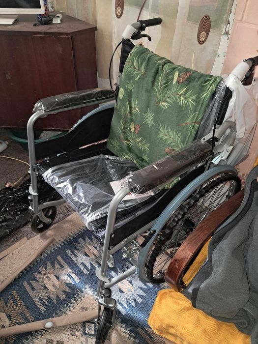 Scaun cu rotile pentru persoanelpersoanele cu dizabilitati