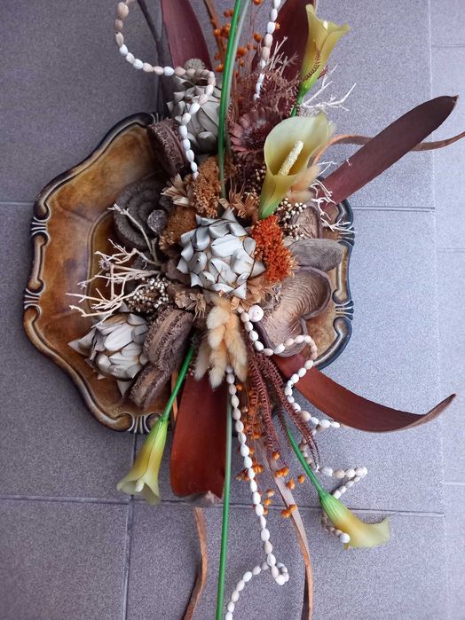 Aranjament floral de perete