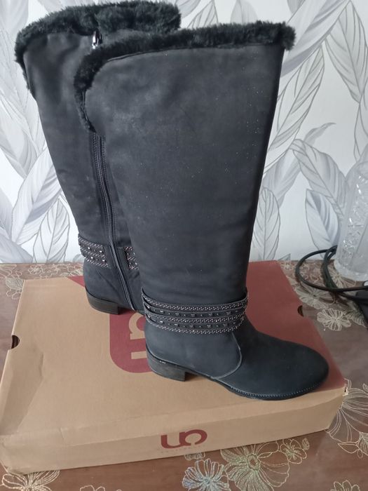 Продам  женские  осенние сапоги