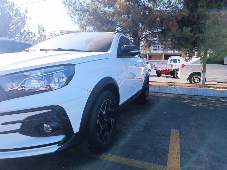Продается Lada vesta sw cross 2020