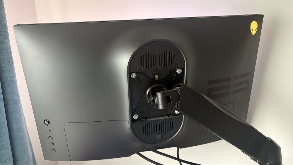 Vand Monitor gaming led Alienware folosit, stare excelenta