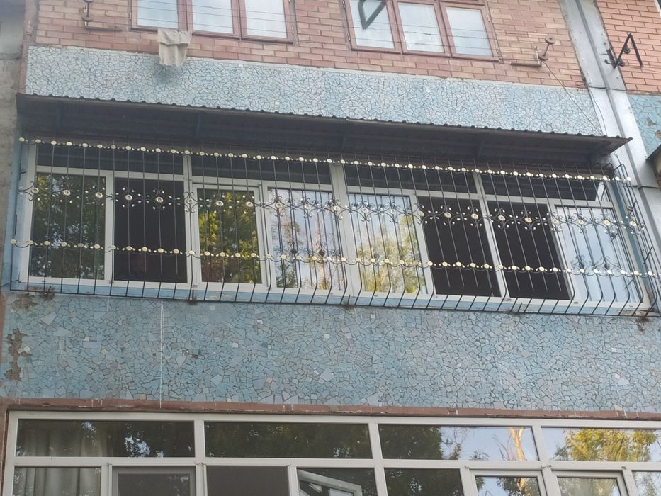 Решетки перила стеклянные ворота будки из сэндвич панелей под ключ пан