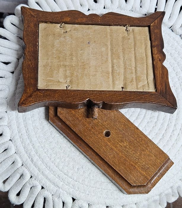 Oglinda din lemn masiv sculptata