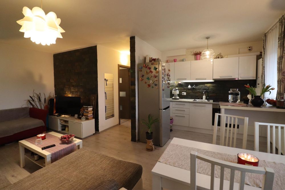 Apartament 3 camere de vânzare – Florești, muzeul apei,  Strada Plopilor | 60 mp | Parter înalt | Parcare