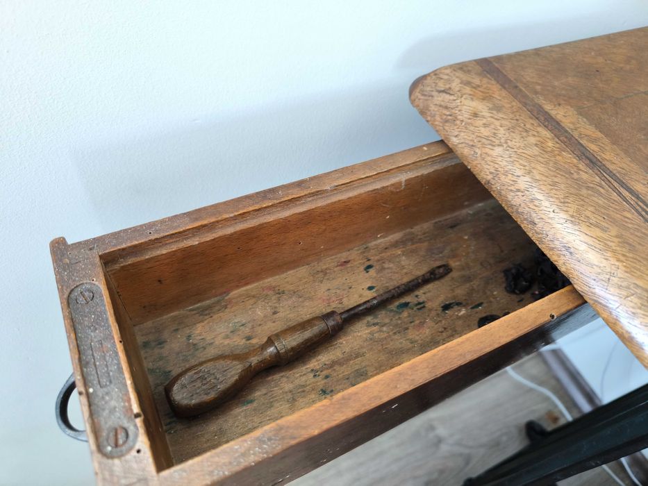 Стара шевна машина Британия