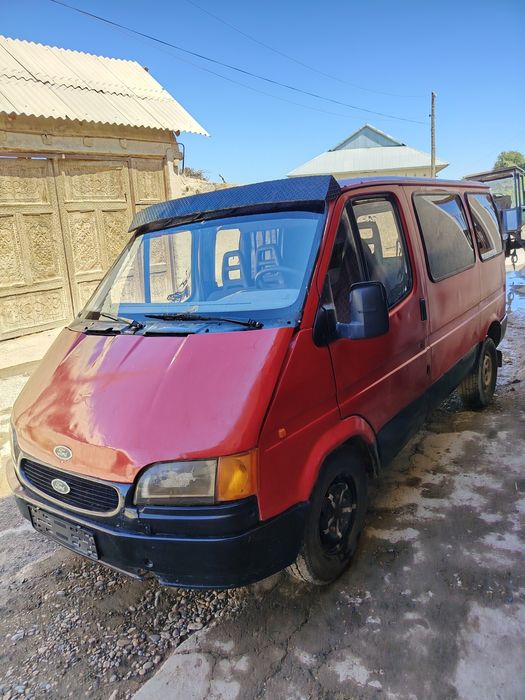Ford transit sotiladi