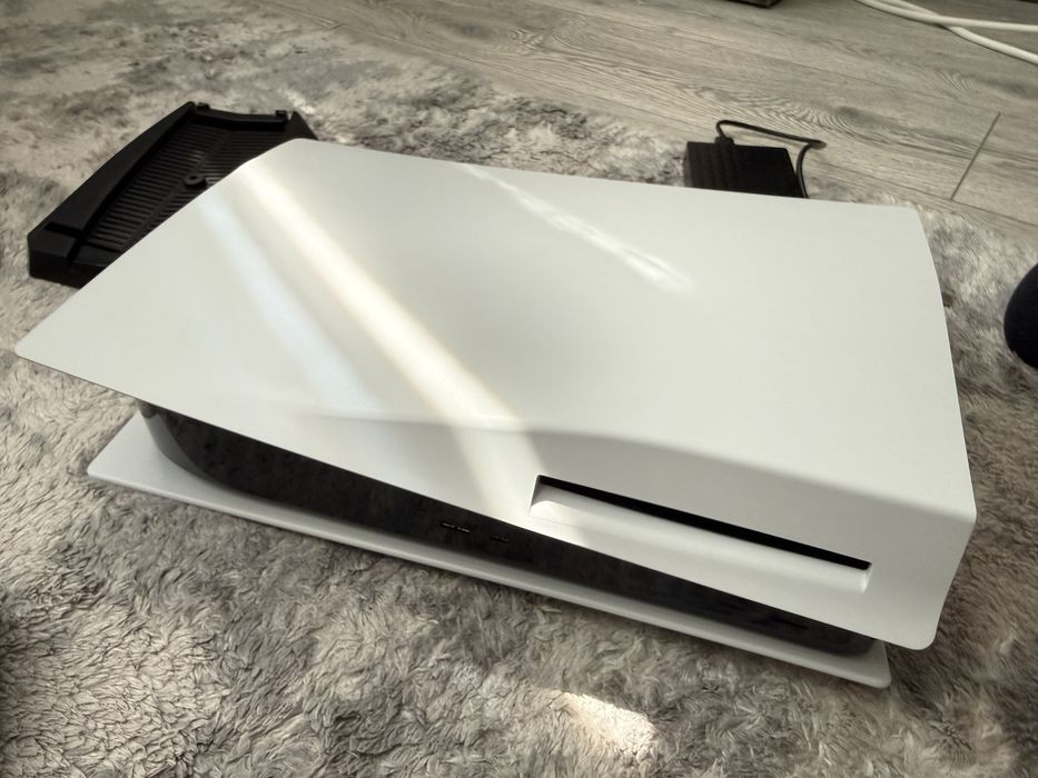 Playstation 5 Disc Drive + 4TB Памет + 2 Стойки