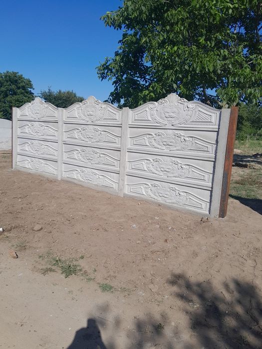 Vând gard din beton arma