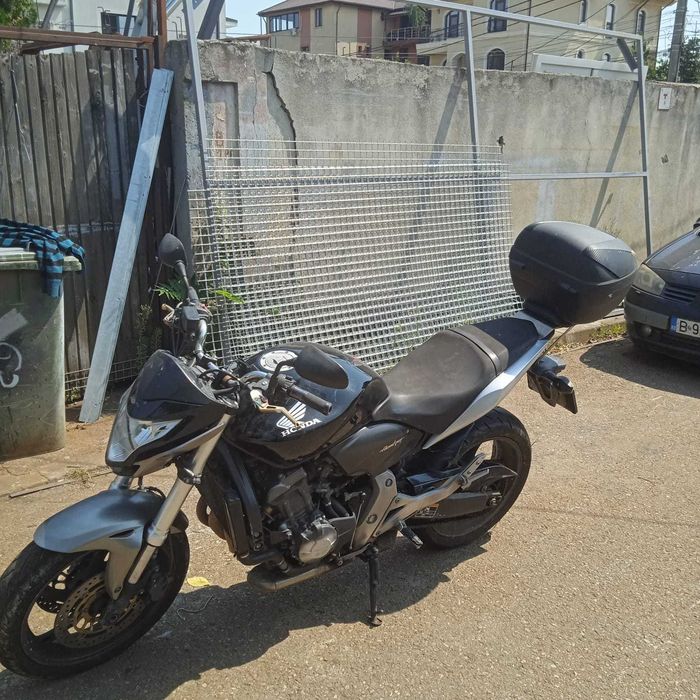 Honda CB600F Hornet 25 kW LEGAL A2 + topcase