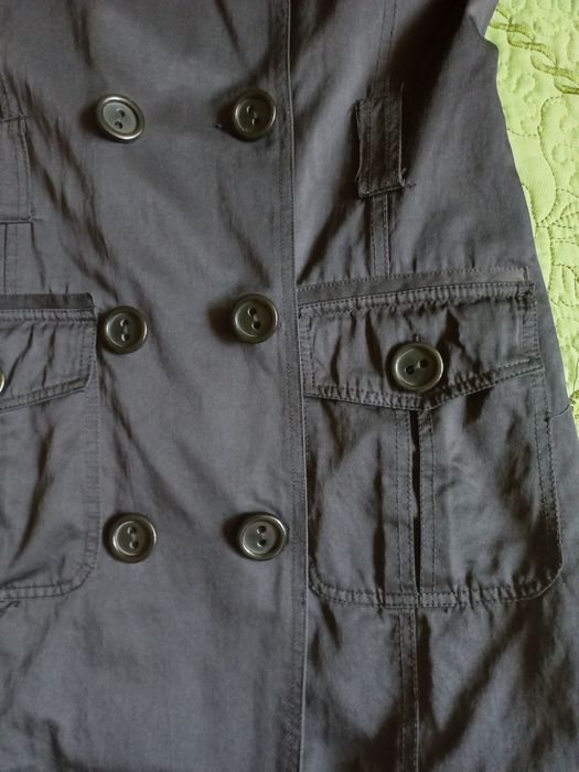 черен тренч пролет-есен